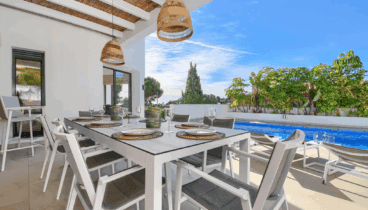 Mesa exterior para comidas al aire libre