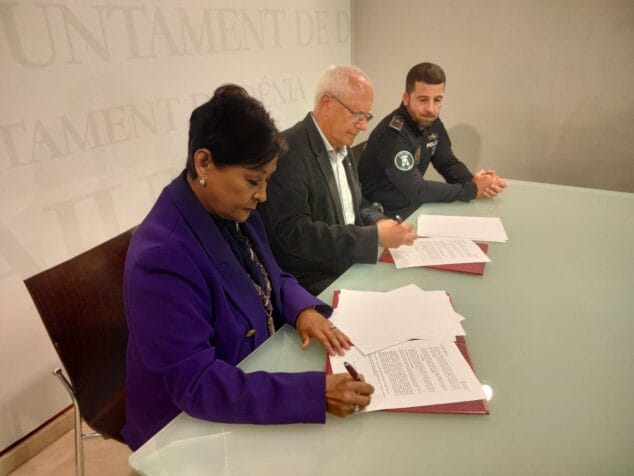 Imagen: Firma del convenio HCB y Ayuntamiento de Dénia