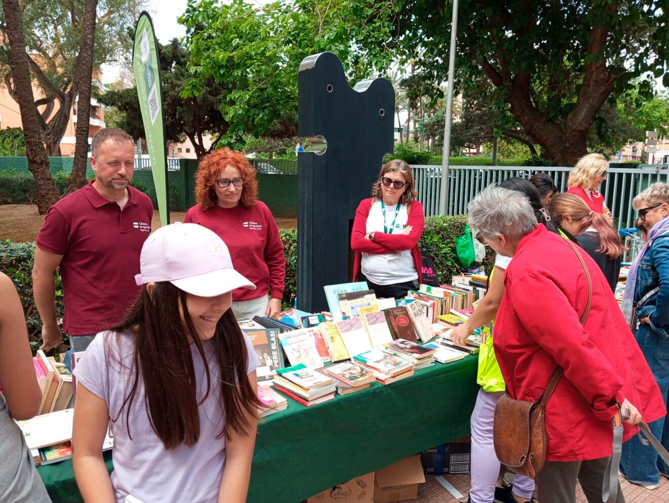 Campaña 1 libro x 1 kilo de UNED Dénia 05
