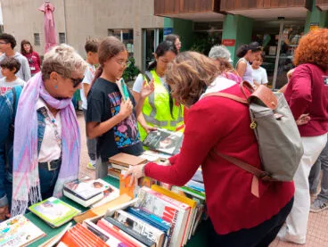 Campaña 1 libro x 1 kilo de UNED Dénia 07