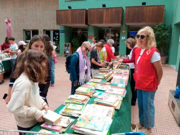 Campaña 1 libro x 1 kilo de UNED Dénia 08