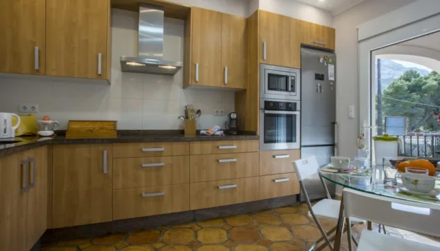 cocina funcional de la casa anxao