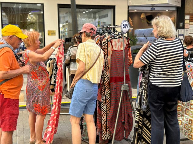 comercio local durante una feria de denia