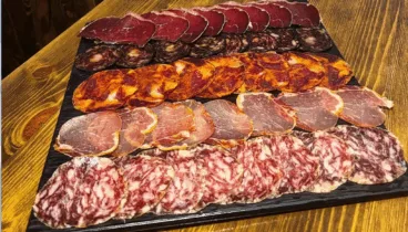 Plato de embutidos típicos de Dénia