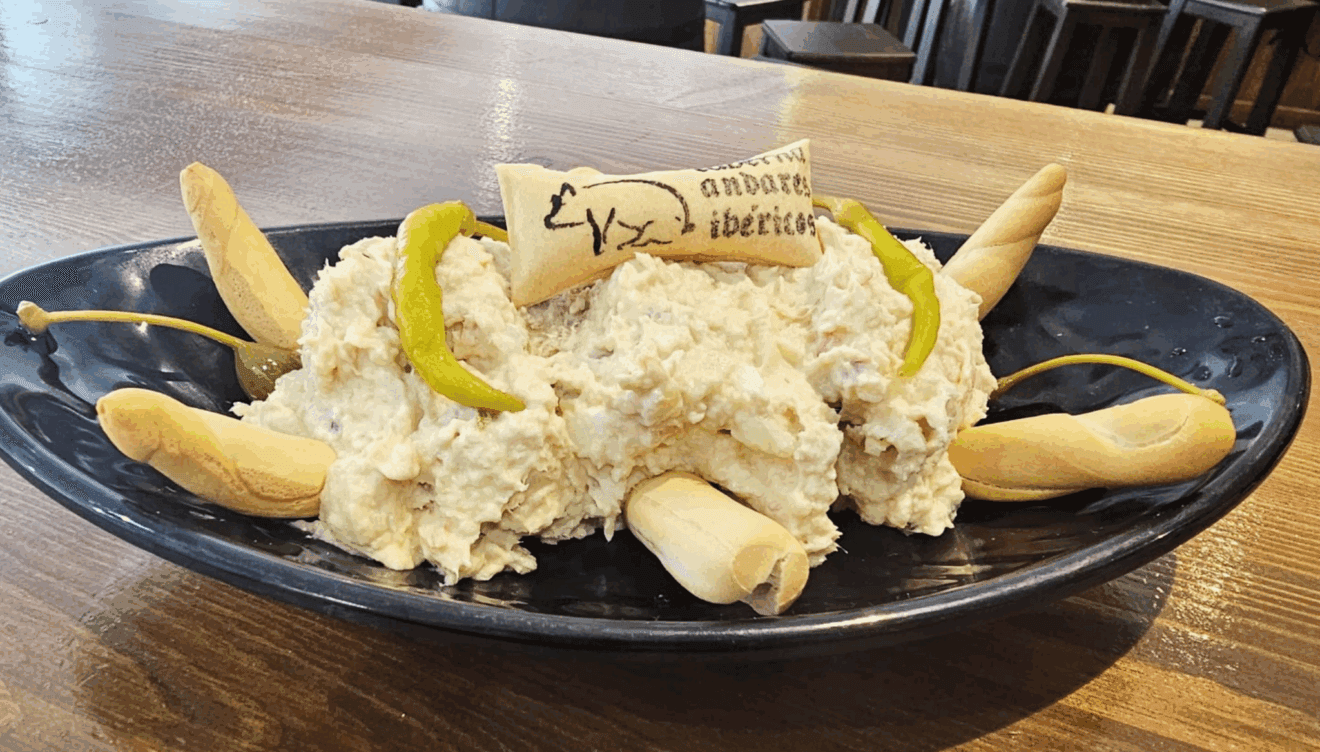 Tapas con alma y vino con carácter