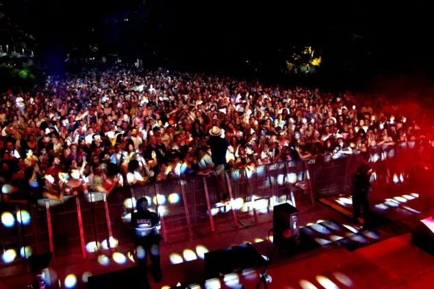 Imagen: Concierto en la calle La Via de Dénia