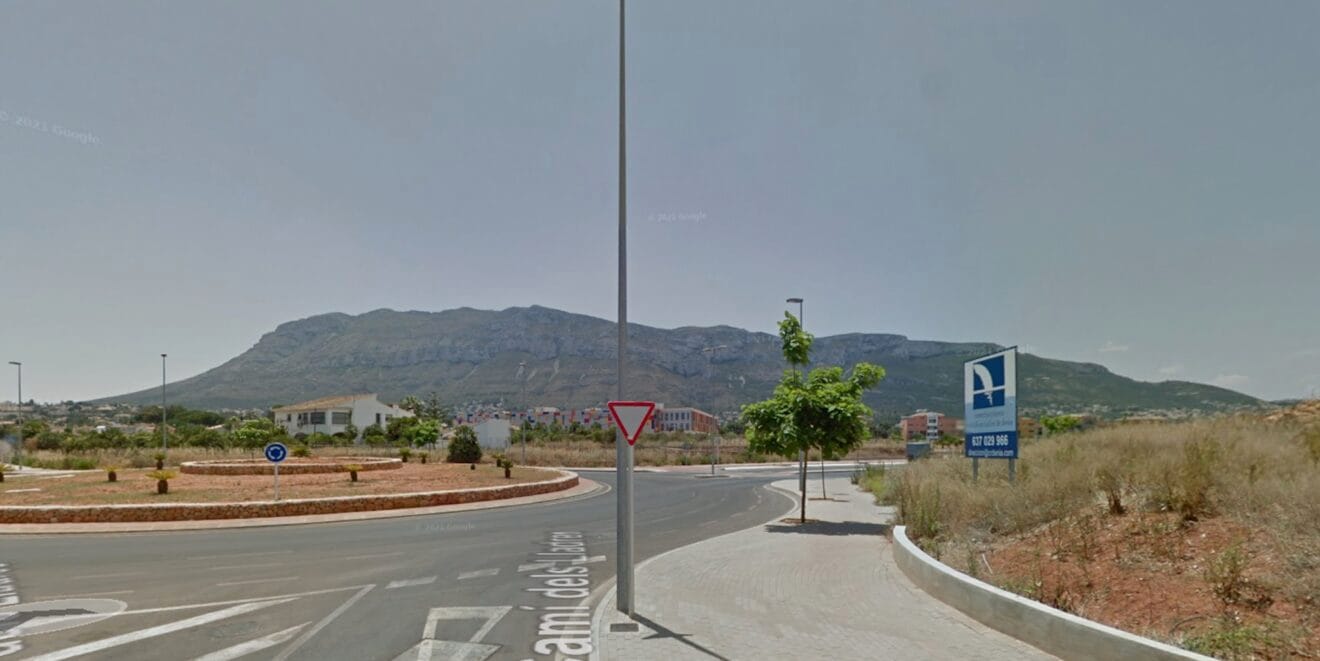 Descampados frente al IES Sorts de la Mar