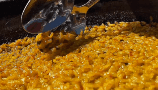 descubre el restaurante donde degustar el autentico arroz a banda con pescado aparte