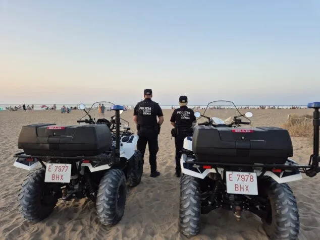 Imagen: Dispositivo de la Policía Local durante la Nit de Sant Joan