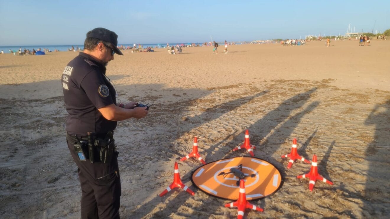 Dispositivo de la Policía Local durante la Nit de Sant Joan 8