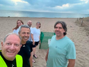 Equipo en Dénia para la extracción de los huevos de la tortuga Diana