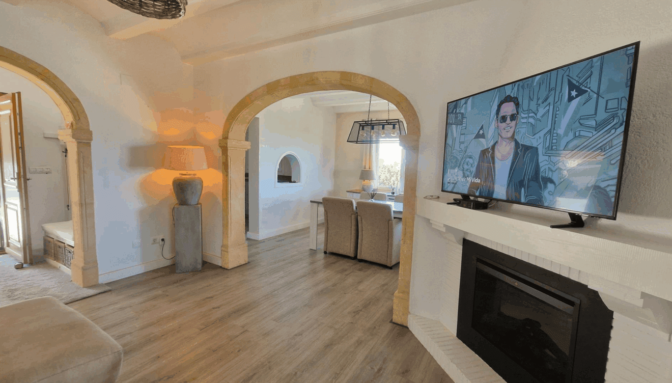 Interior luminoso y amplio en la casa Esmick