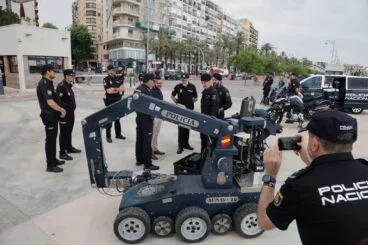 La Policía Nacional presenta en Dénia el plan Operación Verano con una exhibición de medios policiales 20