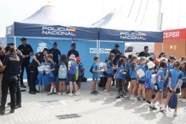 La Policía Nacional presenta en Dénia el plan Operación Verano con una exhibición de medios policiales 32