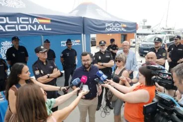La Policía Nacional presenta en Dénia el plan Operación Verano con una exhibición de medios policiales 41
