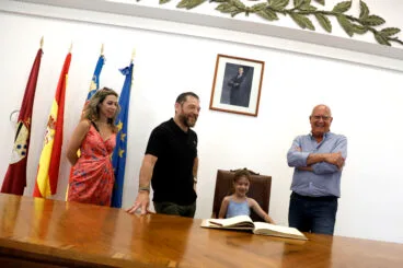 Miquel Silvestre en el Ayuntamiento de Dénia (1)