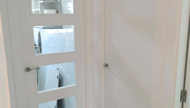 puerta de interior disenada por hermanos camino