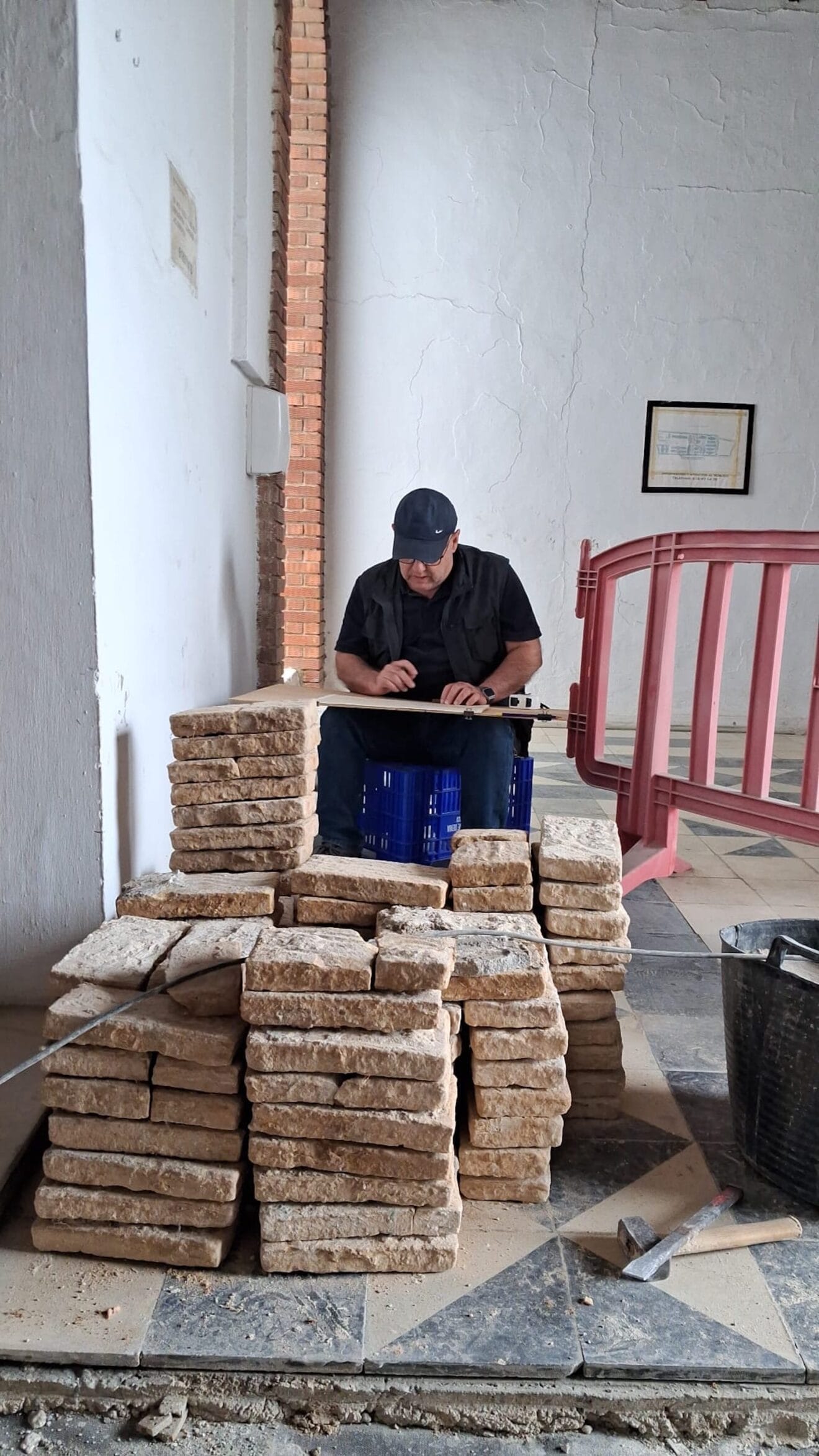 Reparación del pavimento y restos medievales del cementerio de Dénia 8