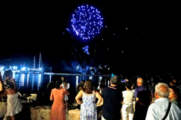 Castillo de  fuegos artificiales fin de fiestas Dénia (3)