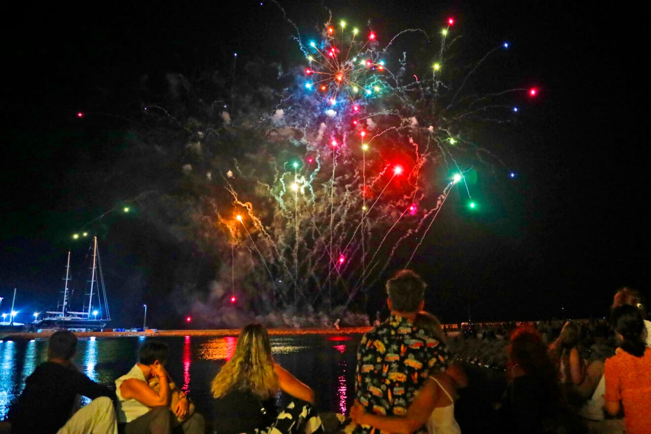 Castillo de  fuegos artificiales fin de fiestas Dénia (8)