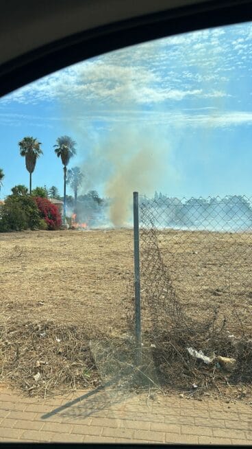Columna de humo en el lugar del supuesto incendio