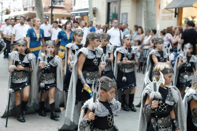 Imagem: Desfile Infantil de Mouros e Cristãos de Dénia 2024