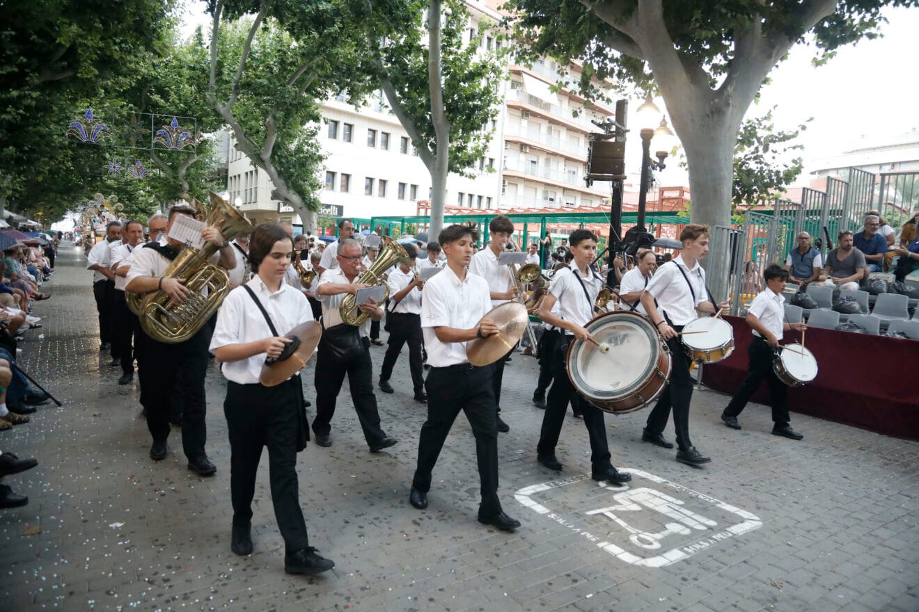Las carrozas de Dénia 2025 bajo la lluvia 17