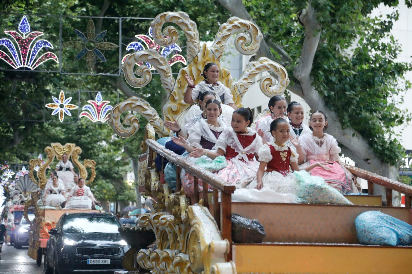 Las carrozas de Dénia 2025 bajo la lluvia 18