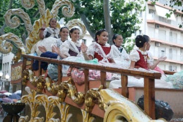 Las carrozas de Dénia 2025 bajo la lluvia 19