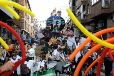 Las carrozas de Dénia 2025 bajo la lluvia 2