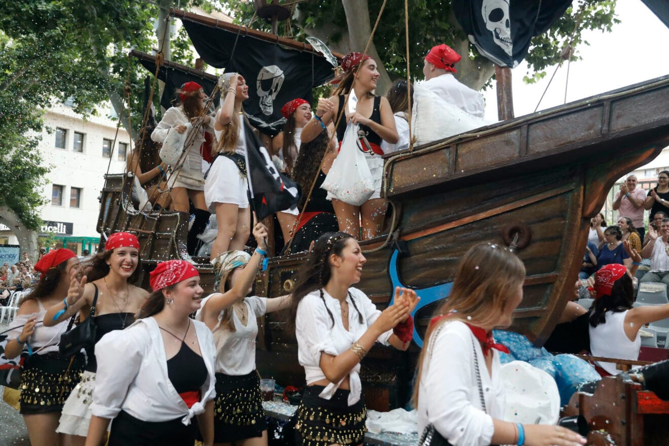 Las carrozas de Dénia 2025 bajo la lluvia 23