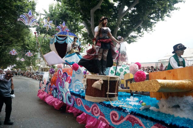 las carrozas de denia 2025 bajo la lluvia 29