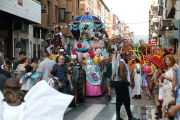 Las carrozas de Dénia 2025 bajo la lluvia 3