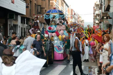 Las carrozas de Dénia 2025 bajo la lluvia 3