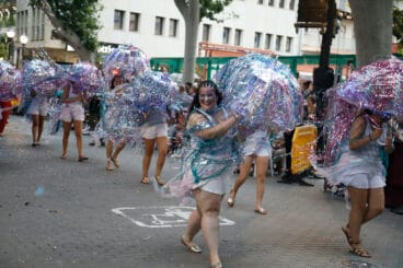 El viento azota a los participantes