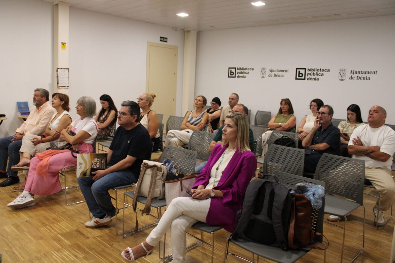 Asistentes a la presentación TFG en Gastronomía en Dénia
