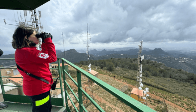Imagen: Profesionales coordinando la respuesta ante emergencias