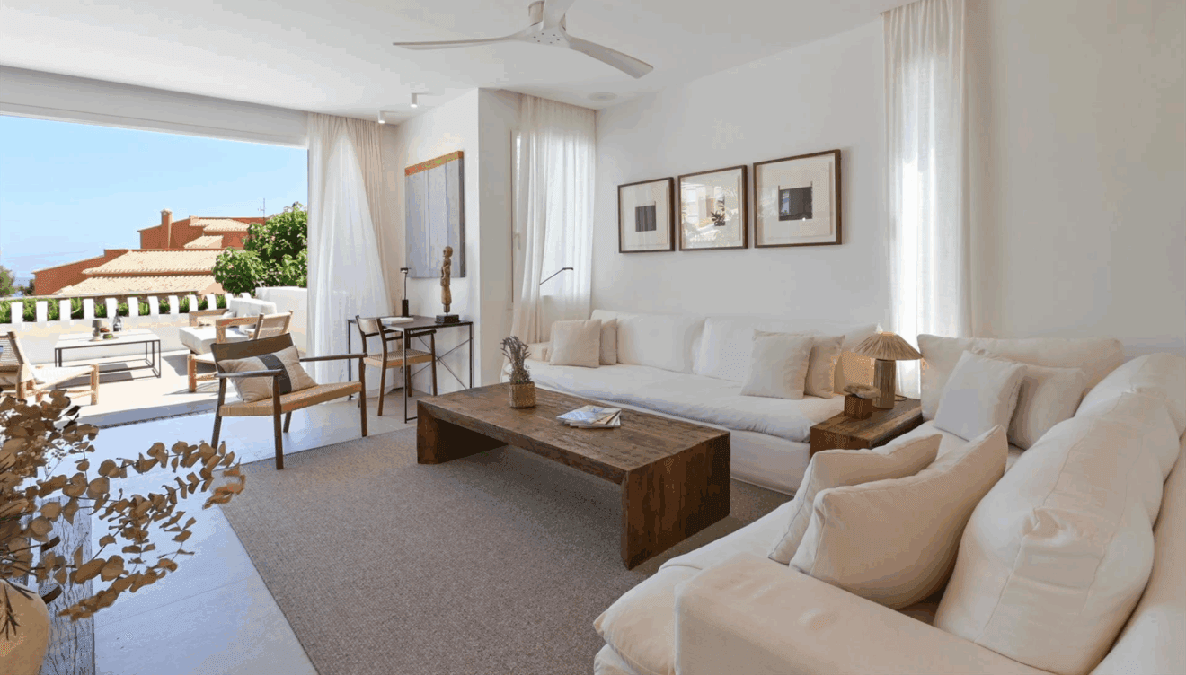 Salón amplio y luminoso en villa de lujo en Dénia
