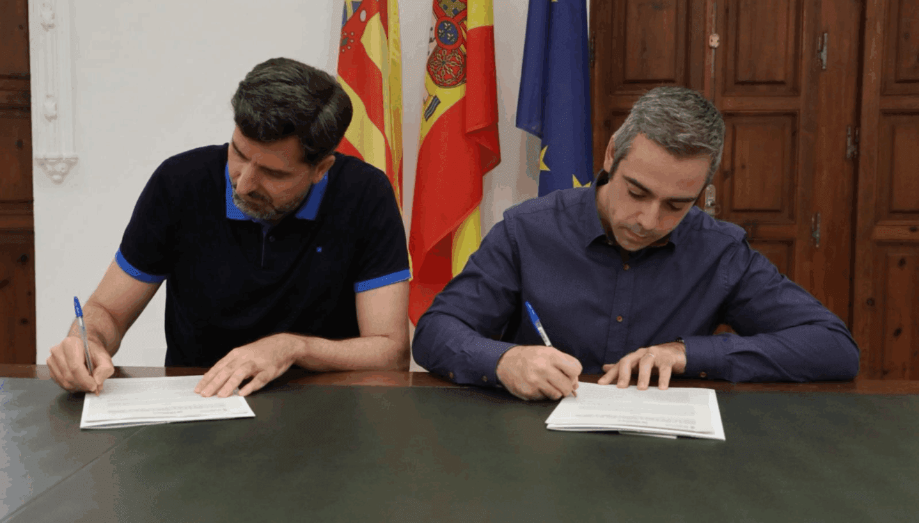 AMDComVal y la Generalitat Valenciana firman un convenio para potenciar la digitalización y formación en medios periodísticos