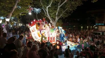 carroza de la falla baix la mar ganadora del desfile 2025