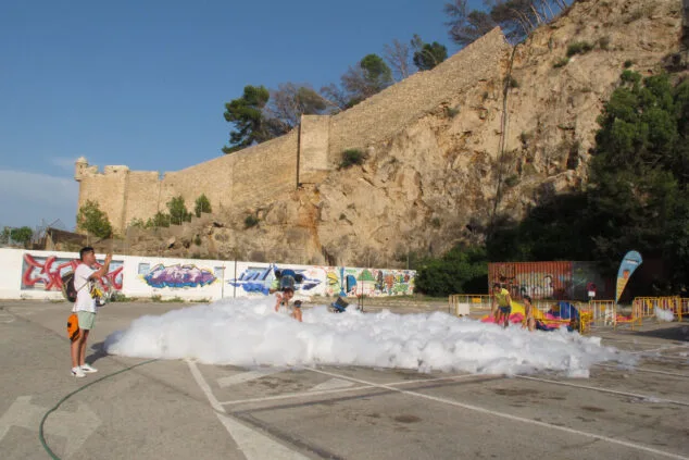 Juegos, música y arte mural marcan la celebración del Día Internacional de la Juventud en Dénia 49 dia internacional de la juventud en denia 48