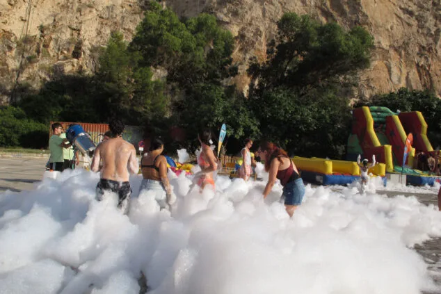 Juegos, música y arte mural marcan la celebración del Día Internacional de la Juventud en Dénia 52 dia internacional de la juventud en denia 51
