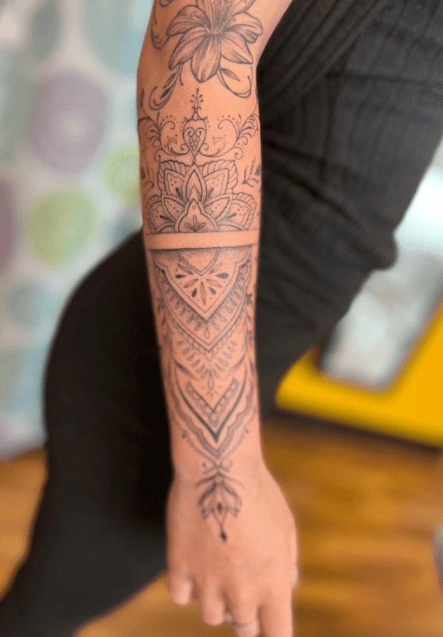 tatuajes que combinan alma y tecnica