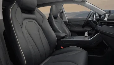 Asientos ergonómicos del EBRO S400 pensados para comodidad y soporte en viajes