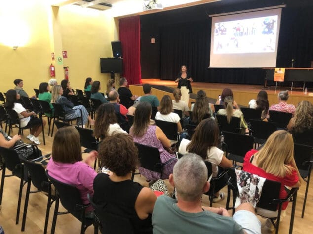Imagen: Charla de Educando en el presente