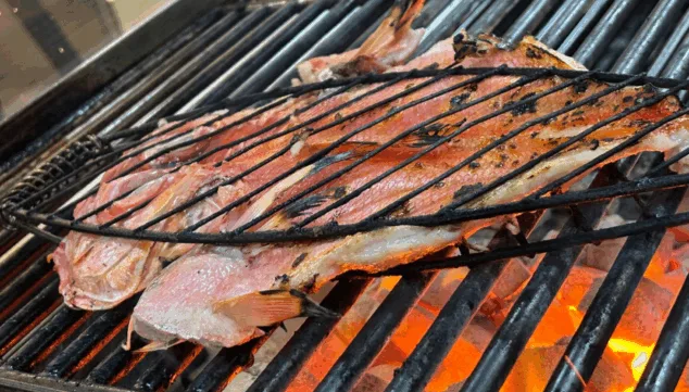 Imagen: Del mar a la brasa con el pescado fresco en el El Racó de la Xara