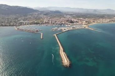 denia desde el mar con drone