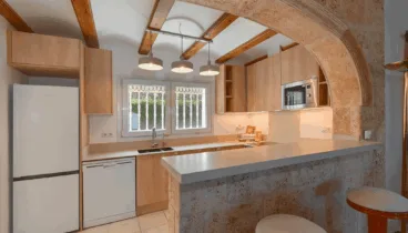 Espacio de cocina funcional ideal para estancias largas