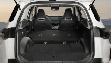 Maletero del EBRO S400 con capacidad amplia y soluciones prácticas para familias