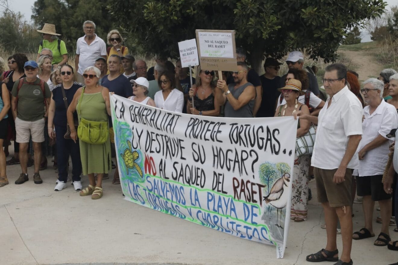 Protestas en el bosque del Raset